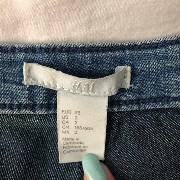 Dark denim shorts - Picture 3 of 3